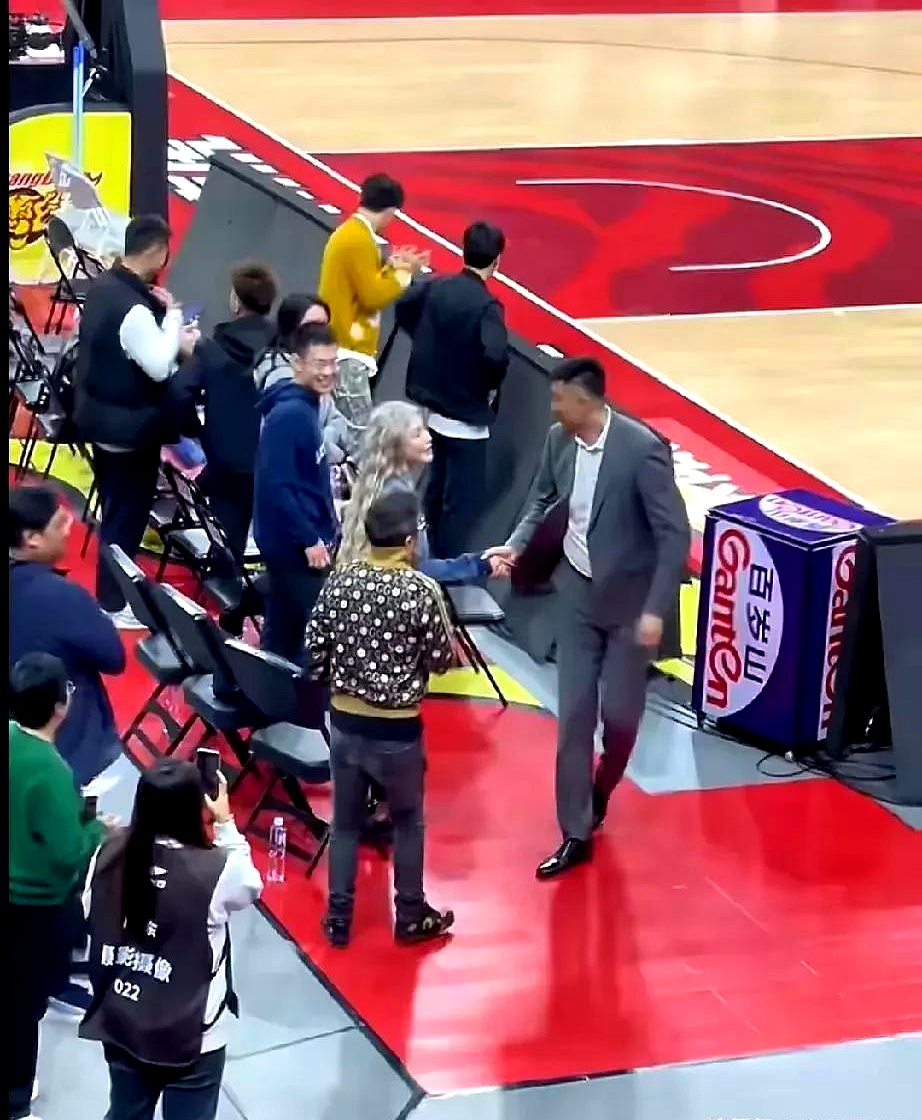 九游电脑版-广东宏远迎德甲关键赛，国际比赛日状态回暖，态度坚定，球队文化再被提及(广东宏远比赛赛程)